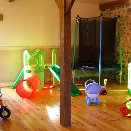 Дом отдыха Maison Charmante Avec Piscine Partagee A Nehou