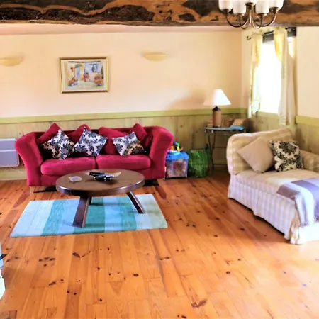 Maison Charmante Avec Piscine Partagee A