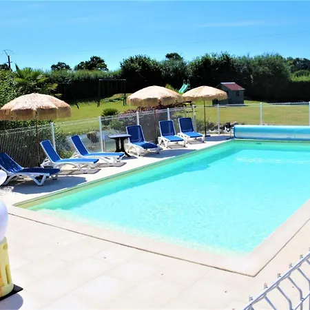 Maison Charmante Avec Piscine Partagee A