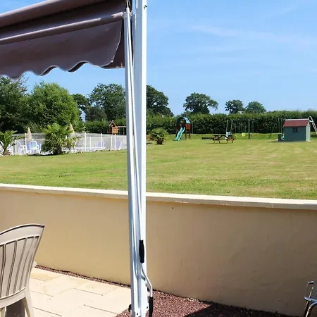 Maison Charmante Avec Piscine Partagee A Дом отдыха Nehou