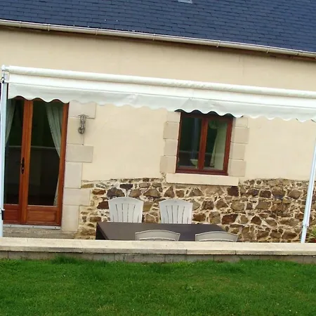 Maison Charmante Avec Piscine Partagee A Дом отдыха Nehou