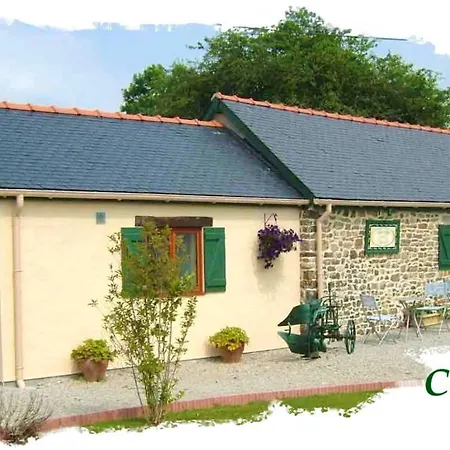 Дом отдыха Maison Charmante Avec Piscine Partagee A