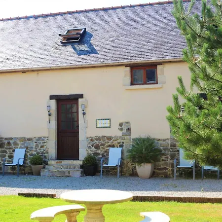 Maison Charmante Avec Piscine Partagee A