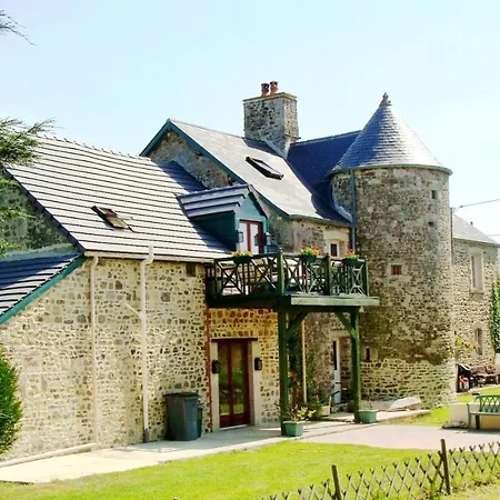 Maison Charmante Avec Piscine Partagee A Holiday home Nehou