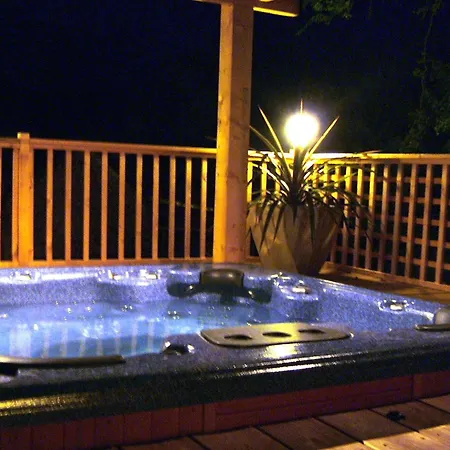 Maison Charmante Avec Piscine Partagee A *