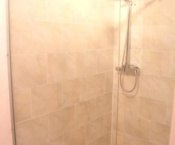 Maison Charmante Avec Piscine Partagée à Casa de Férias