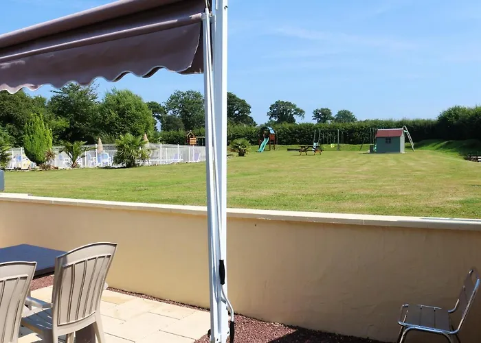 Maison Charmante Avec Piscine Partagée à Casa de Férias Nehou