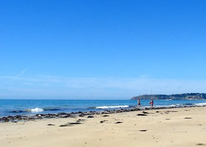 Maison Charmante Avec Piscine Partagee A
