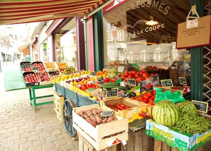 Casa de Férias Maison Charmante Avec Piscine Partagée à