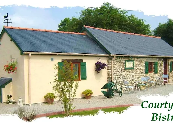 Casa de Férias Maison Charmante Avec Piscine Partagée à