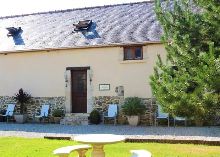 Maison Charmante Avec Piscine Partagée à